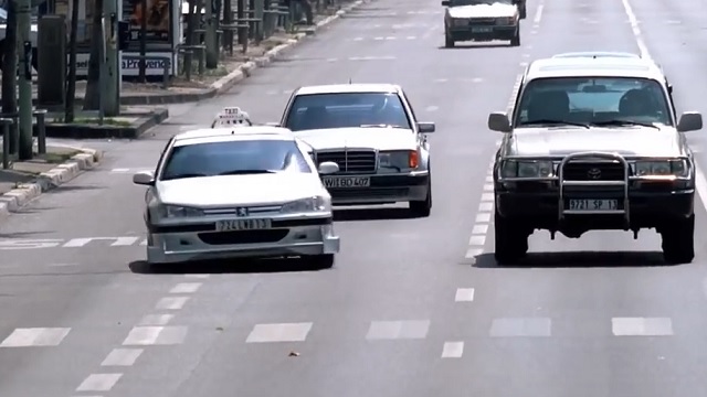 CAR CHASE FROM TAXI SHOW PEUGEOT 406 MERCEDES E CLASS W124