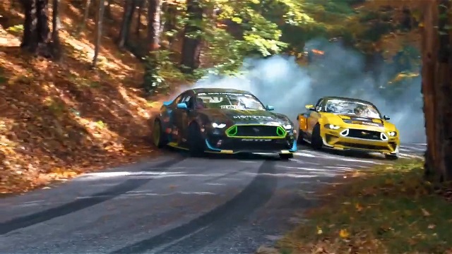 CHELSEA DENOFA VS VAUGHN GITTIN JR BATTLE DRIFT SHOW FORD MUSTANG