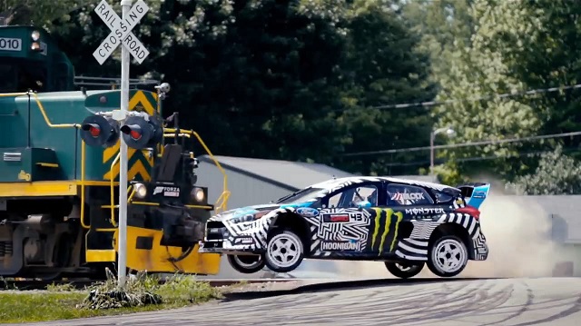 KEN BLOCK DRIFTS RAW INDUSTRIAL PLAYGROUND SHOW FORD FOCUS