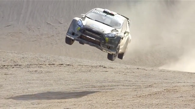 KEN BLOCK DRIFTS SWING ARM CITY SHOW FORD FIESTA