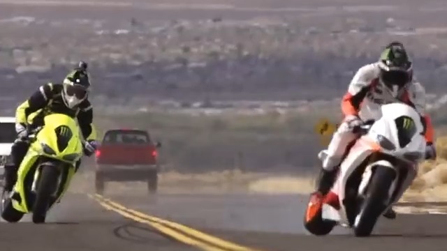 MOTORCYCLE VS CAR DRIFT BATTLE 3